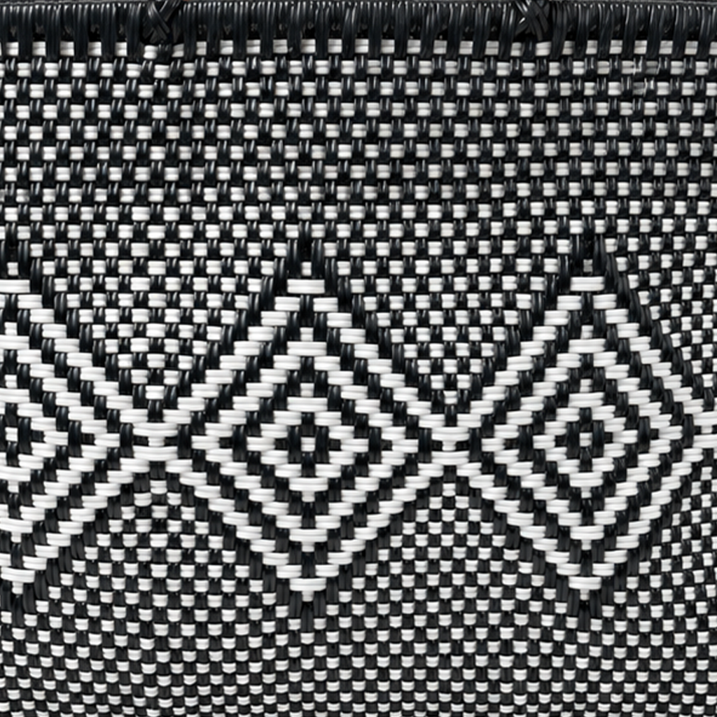 GM-Vallarta-Barred: Black - Drawing: White