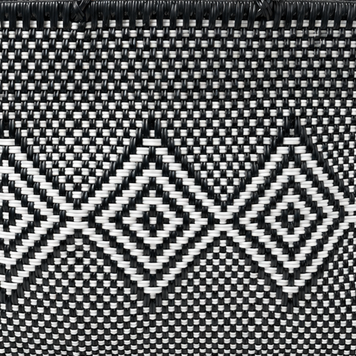 GM-Vallarta-Barred: Black - Drawing: White